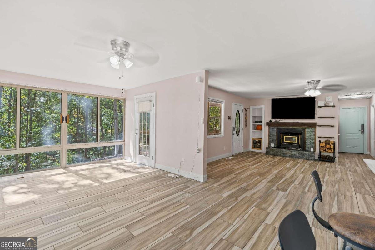 5670 Lakeview Court Gainesville - 27