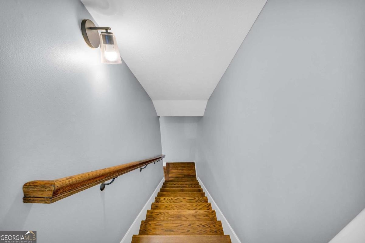 909 Parkhill Place Gainesville - 35