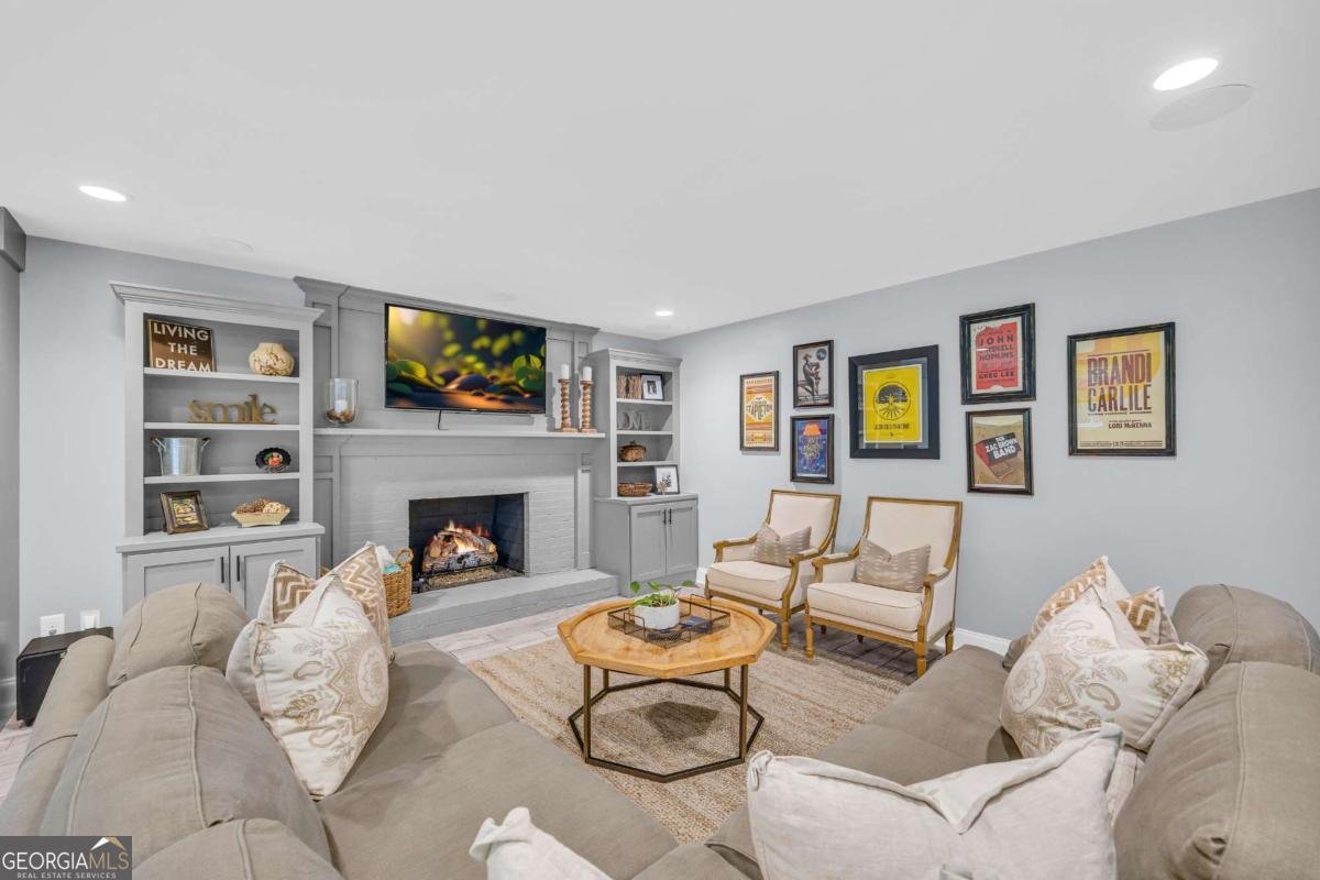 909 Parkhill Place Gainesville - 37