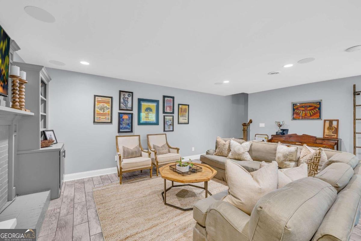 909 Parkhill Place Gainesville - 40