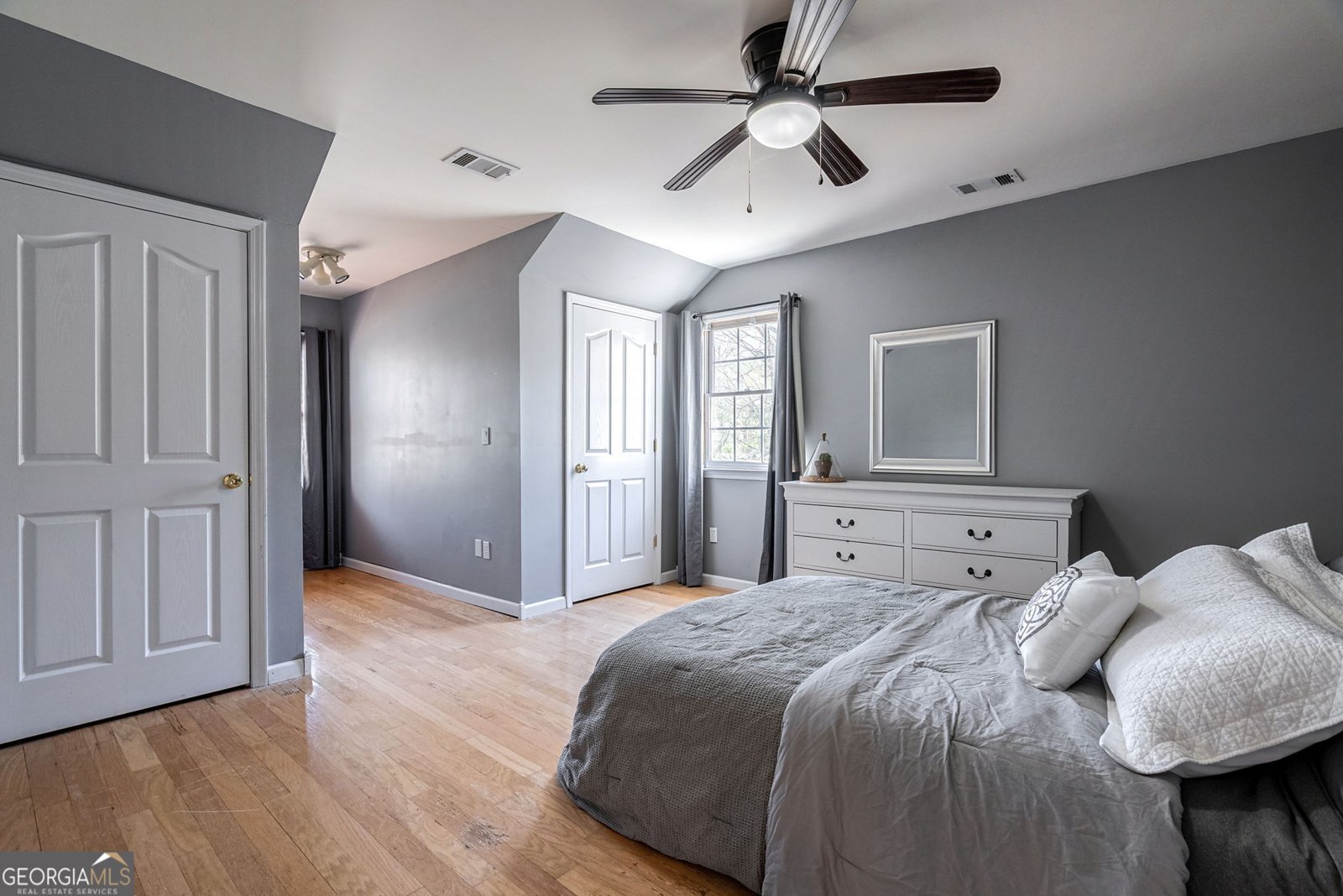 157 RIVERBEND Circle Royston - 36