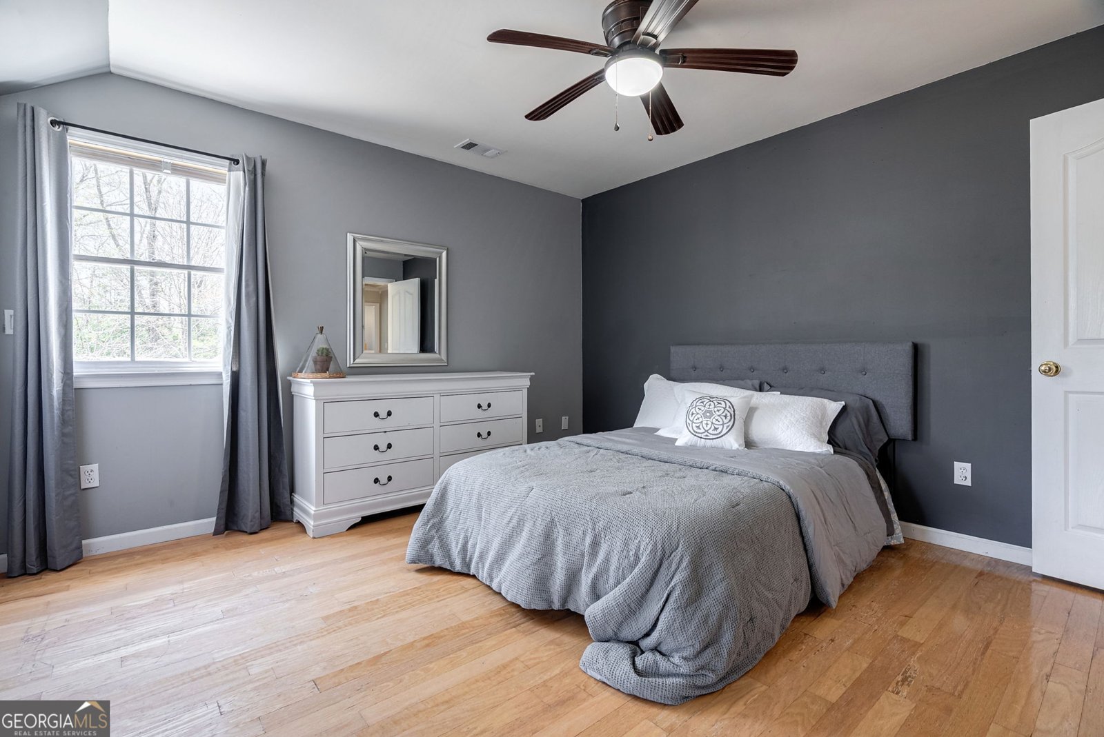 157 RIVERBEND Circle Royston - 37