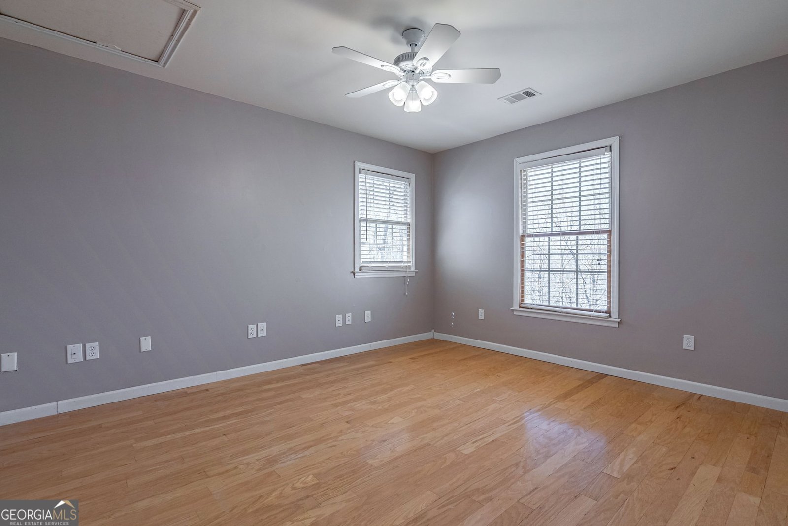 157 RIVERBEND Circle Royston - 40