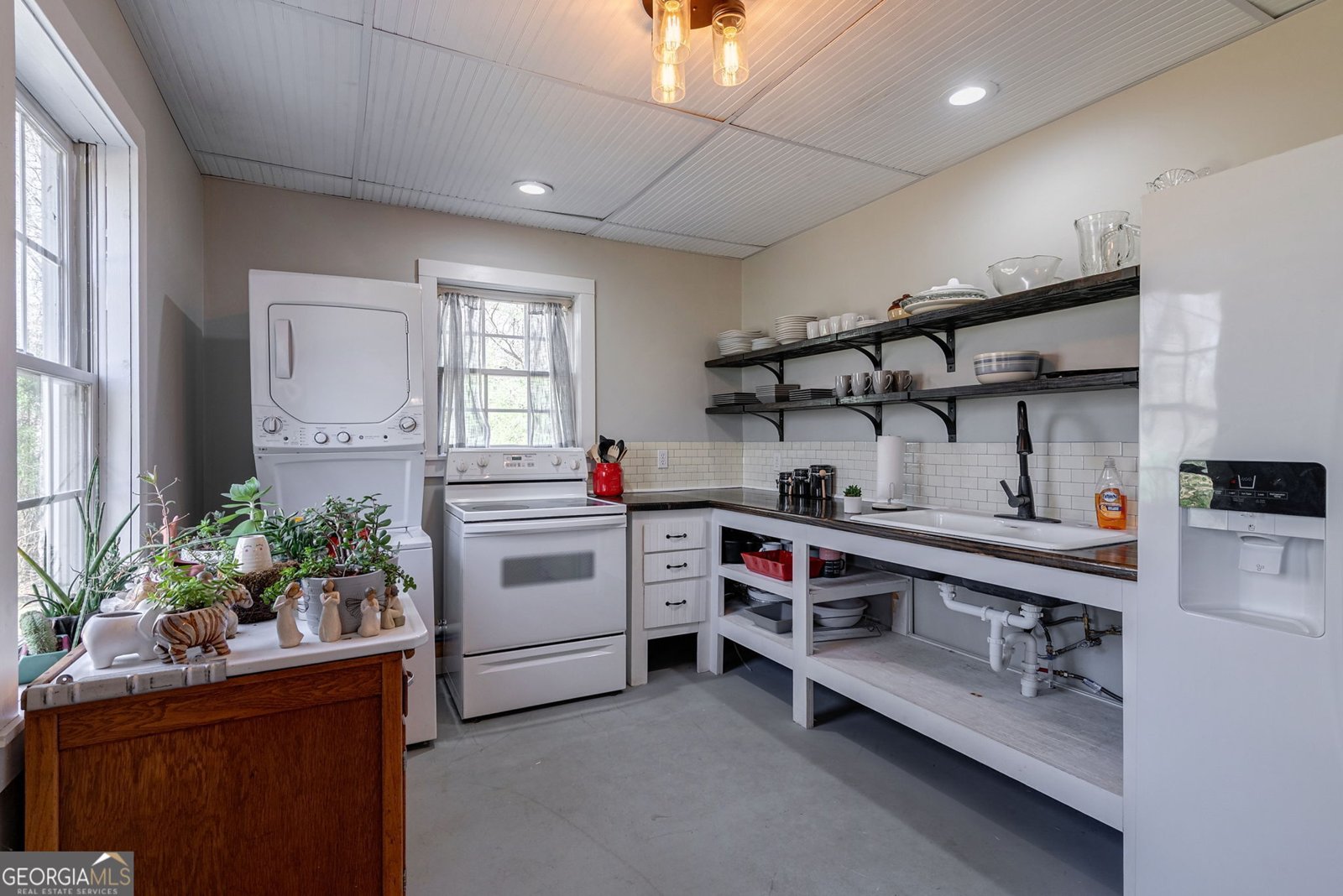 157 RIVERBEND Circle Royston - 55