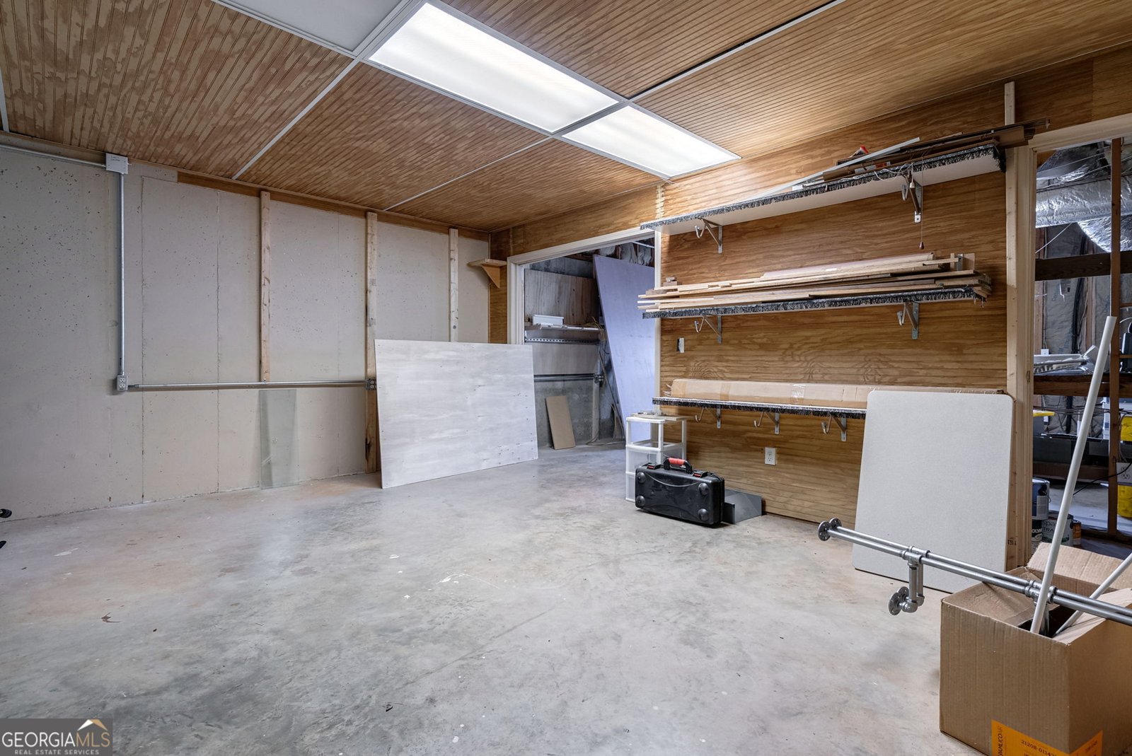 157 RIVERBEND Circle Royston - 61