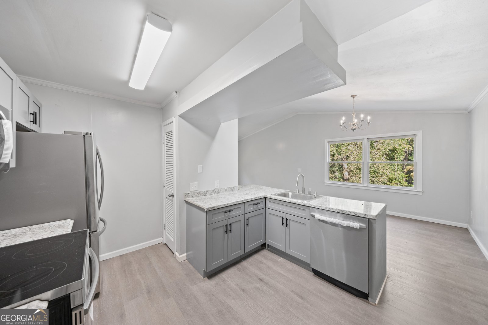 667 Alcovy forest Drive Lawrenceville - 12