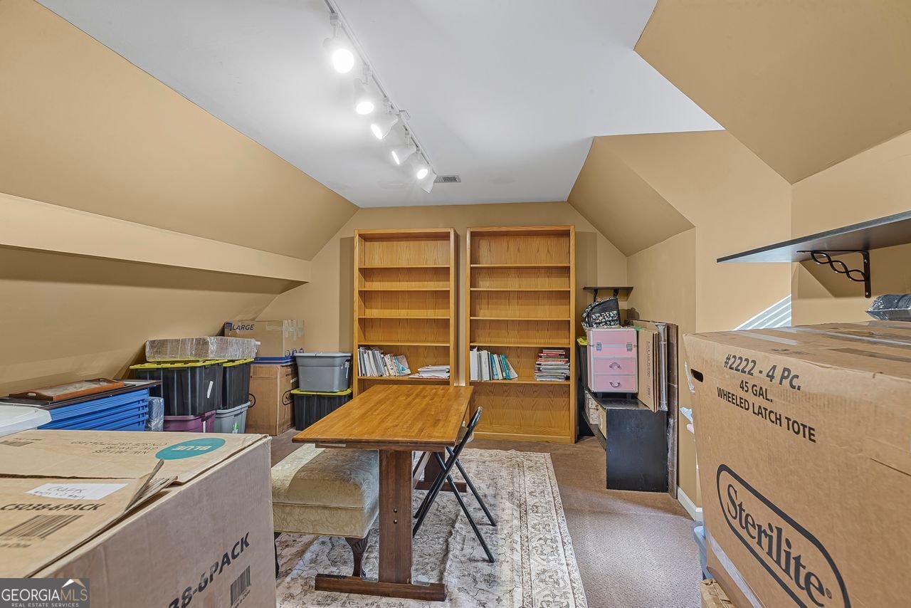 31 FAWN LAKE Trail White - 11