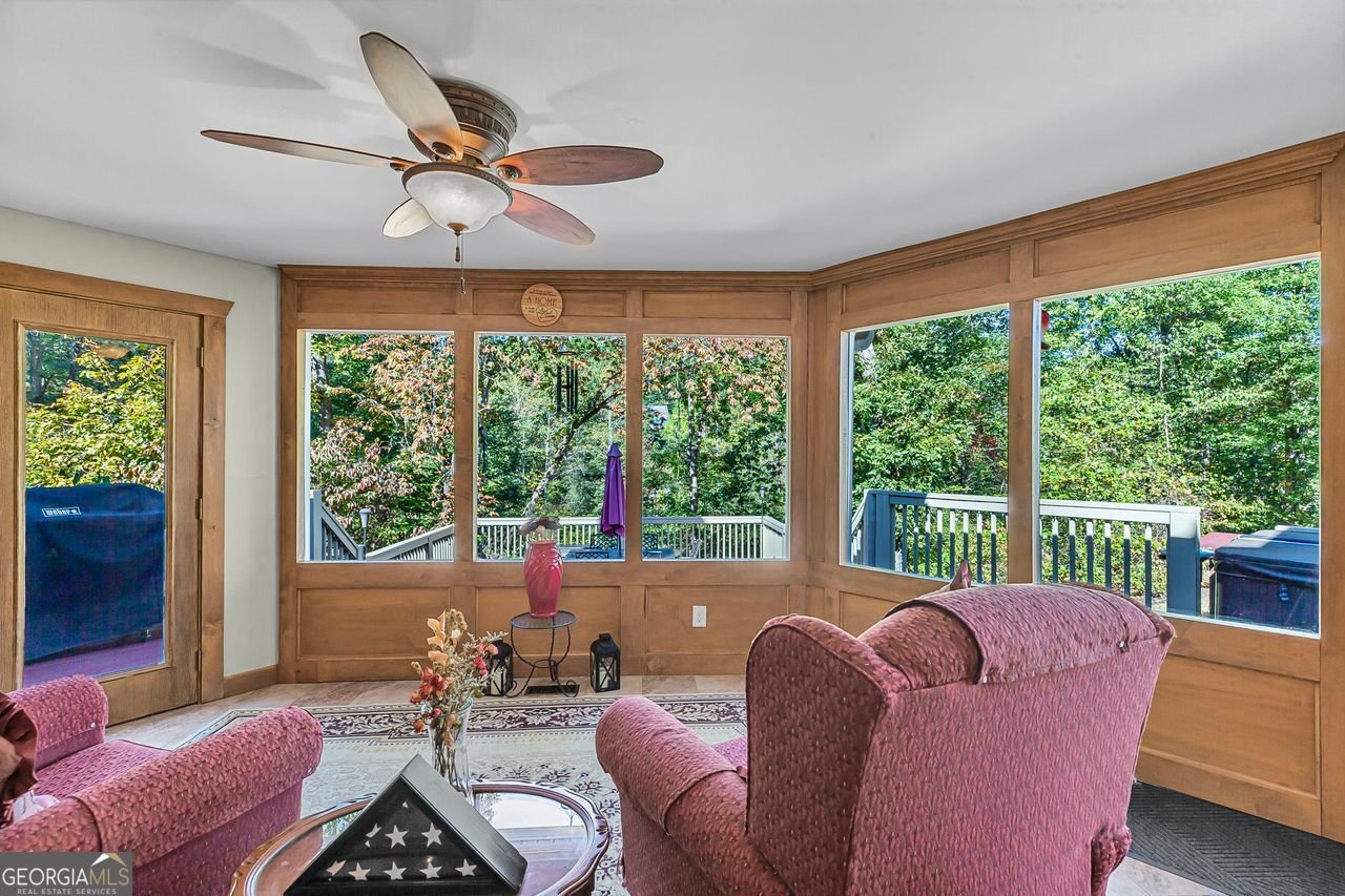 31 FAWN LAKE Trail White - 26