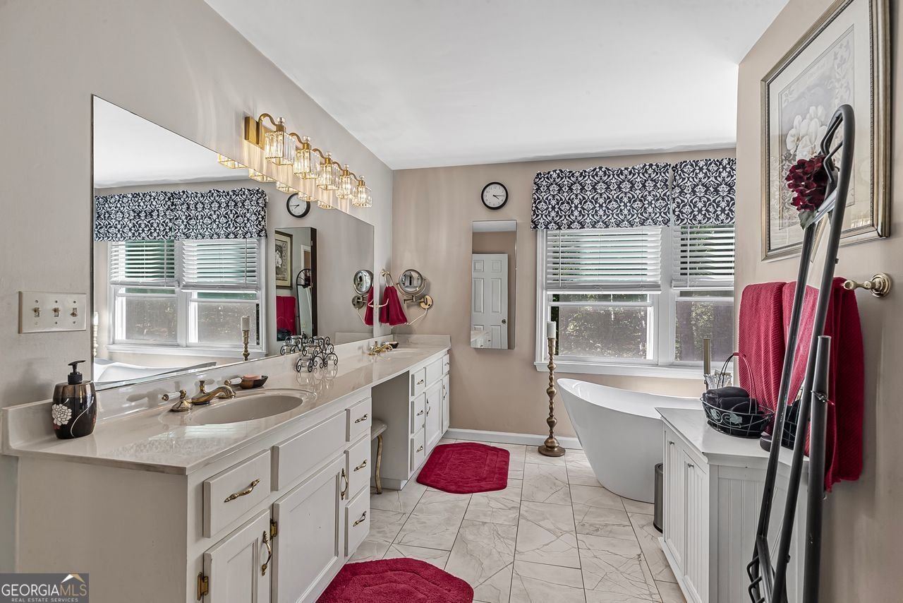 31 FAWN LAKE Trail White - 36