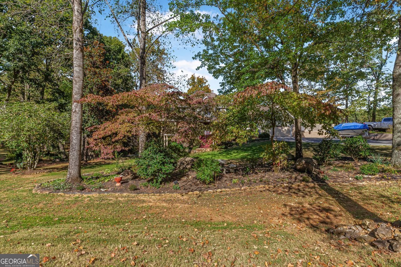 31 FAWN LAKE Trail White - 38