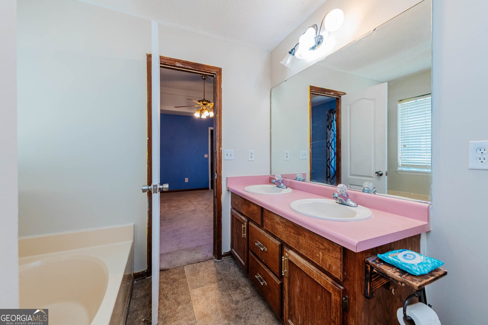 102 Stonemill Drive Warner Robins - 23