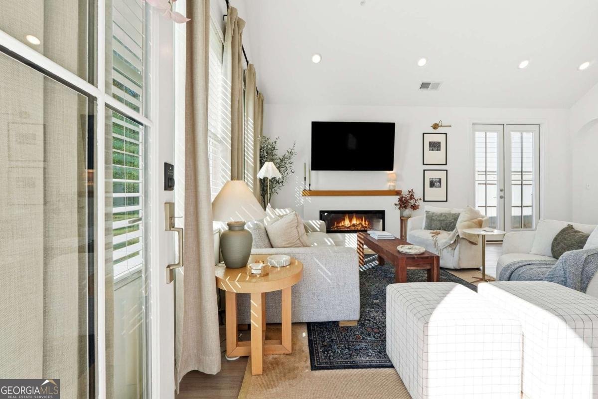 405 Burgundy Way Woodstock - 3