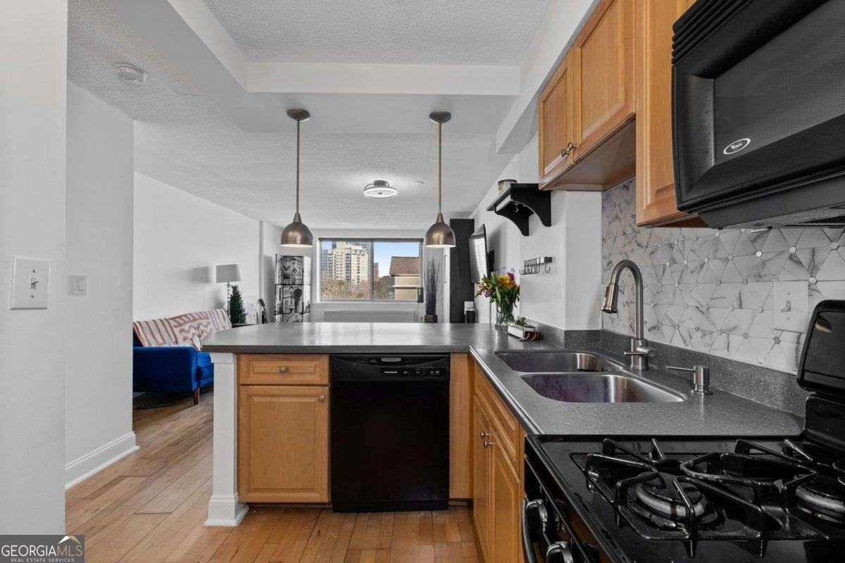 2479 PEACHTREE Road Atlanta - 15