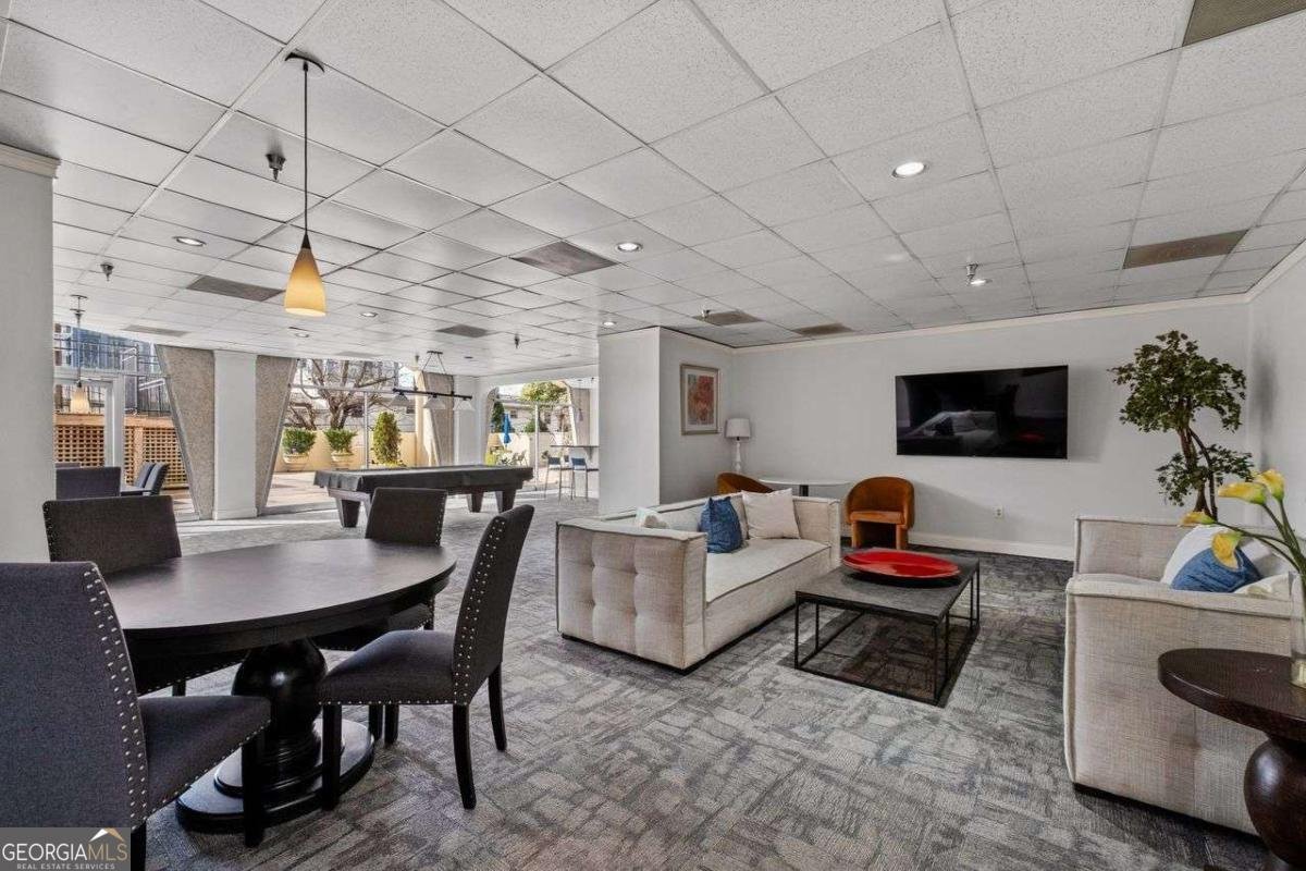 2479 PEACHTREE Road Atlanta - 29