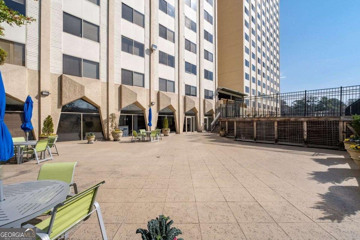 2479 PEACHTREE Road Atlanta - 32