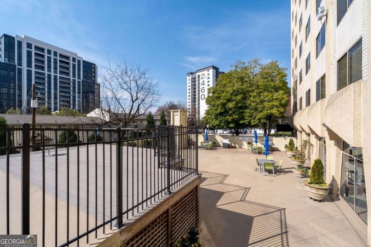 2479 PEACHTREE Road Atlanta - 33