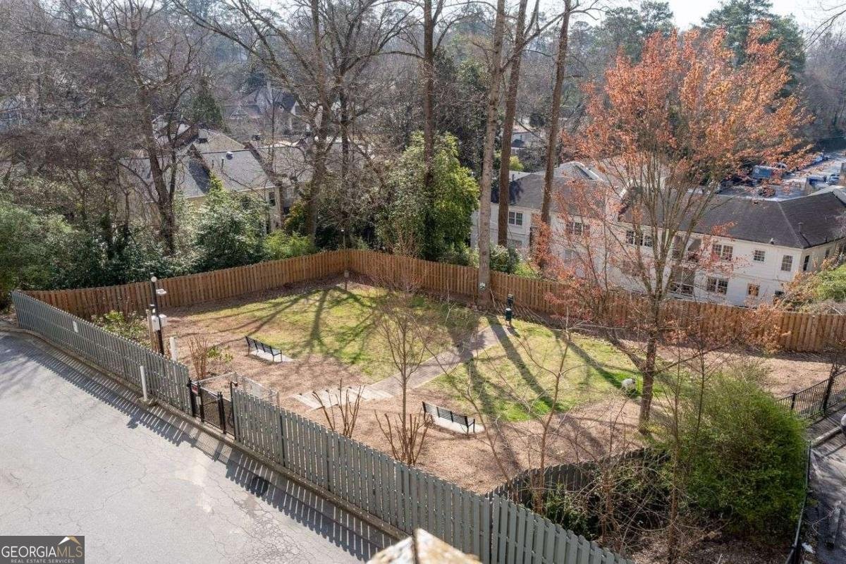 2479 PEACHTREE Road Atlanta - 36