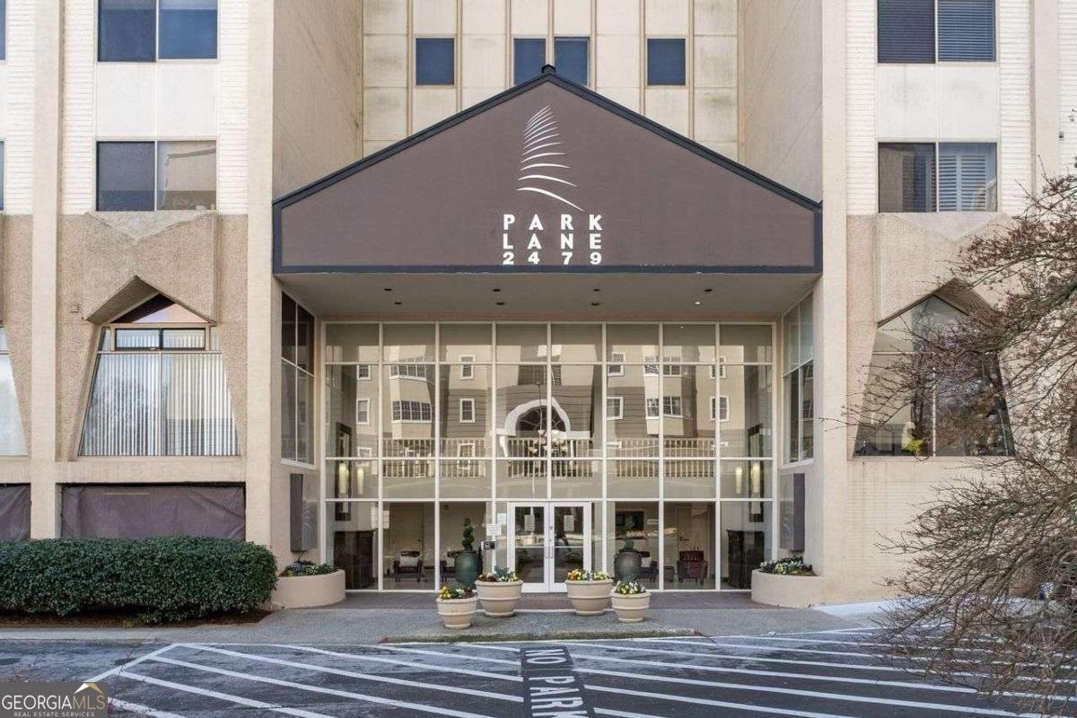 2479 PEACHTREE Road Atlanta - 5