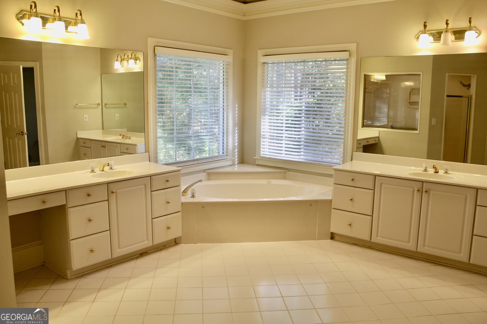 305 Rhodes Chase Court Alpharetta - 4