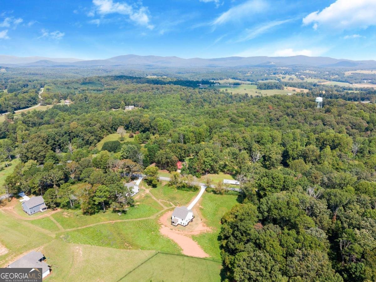 274 HARDMAN Road Clarkesville - 29