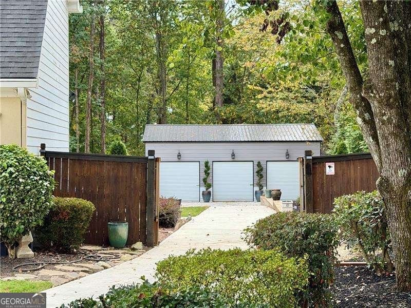 1110 ARYA Drive Roswell - 2