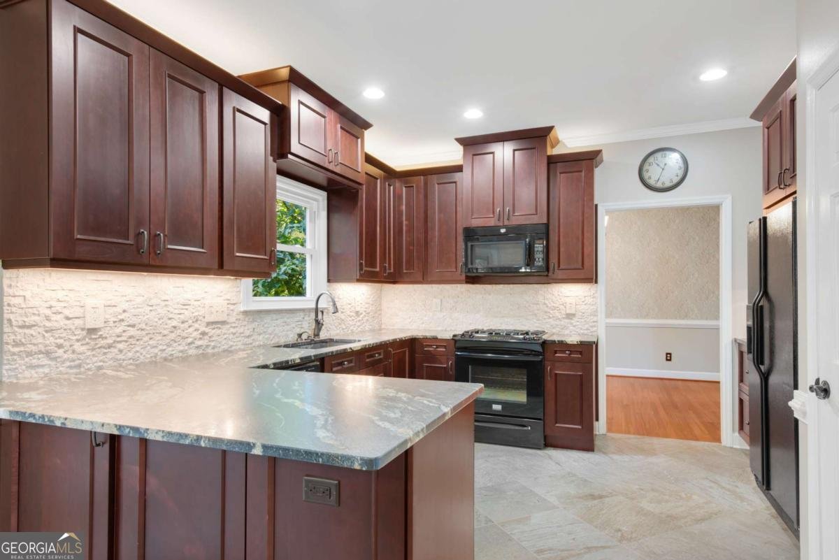 285 Rolling Mist Court Alpharetta - 8