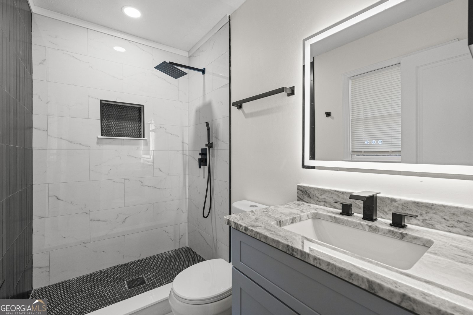 4245 North Oaks Drive Columbus - 29