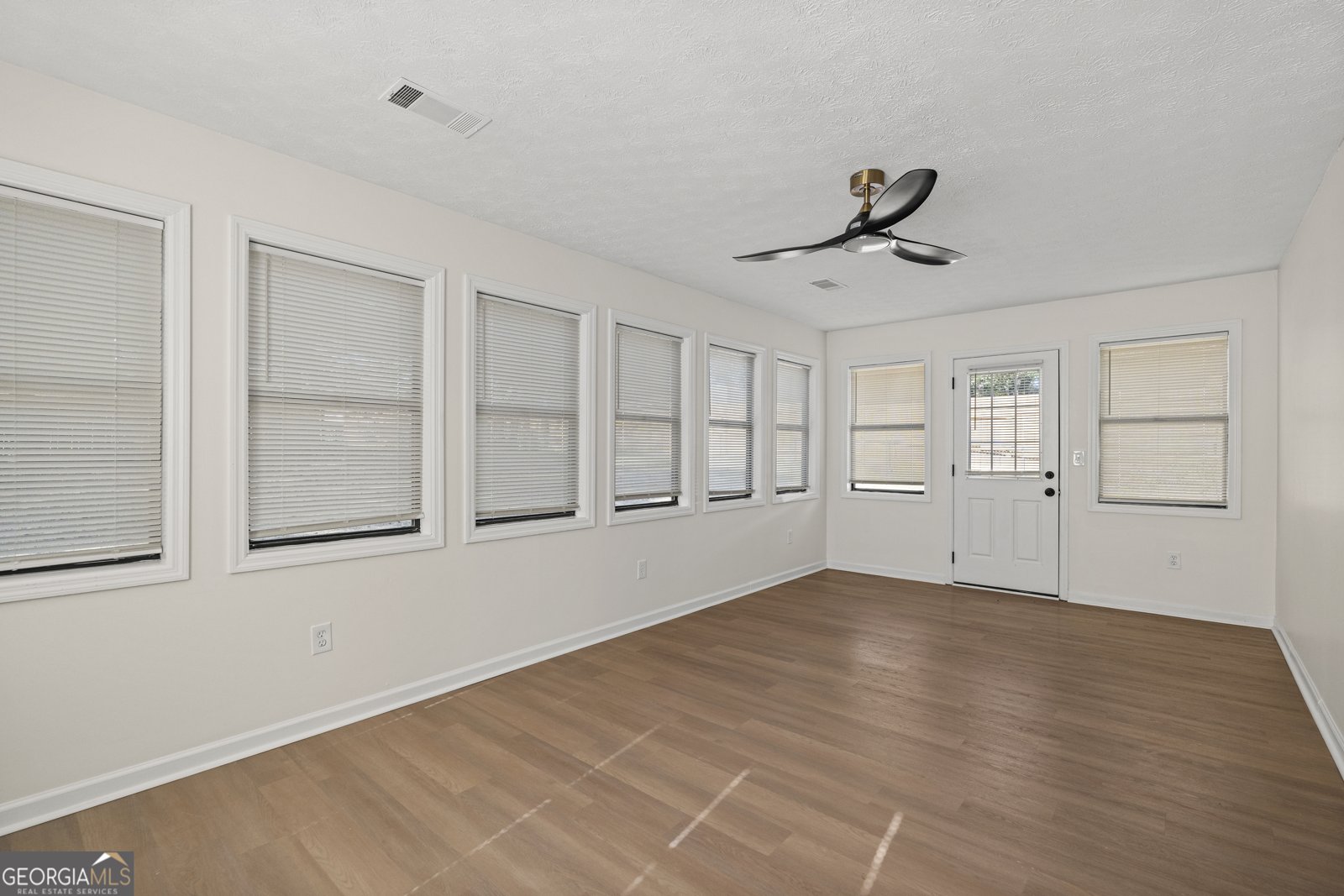 4245 North Oaks Drive Columbus - 3