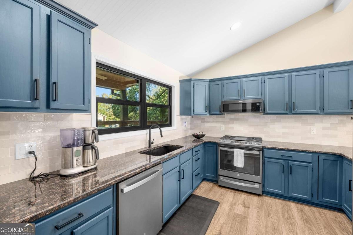 907 Andover Court Woodstock - 11