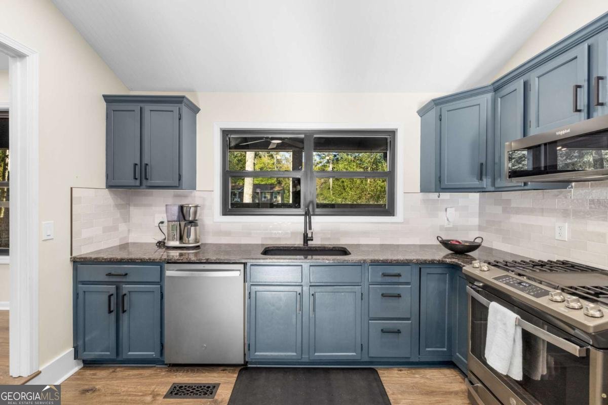 907 Andover Court Woodstock - 14