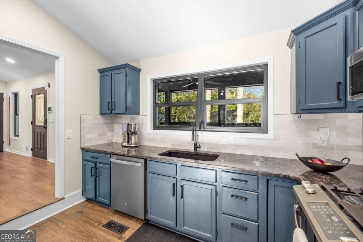 907 Andover Court Woodstock - 15