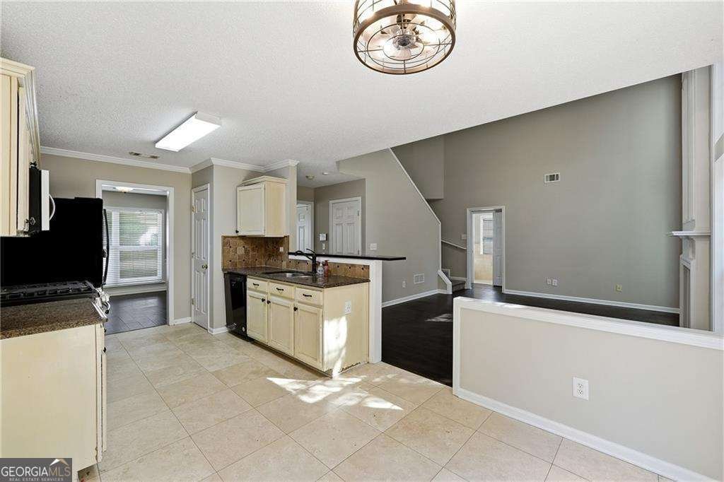 186 Wallnut Hall Circle Woodstock - 8