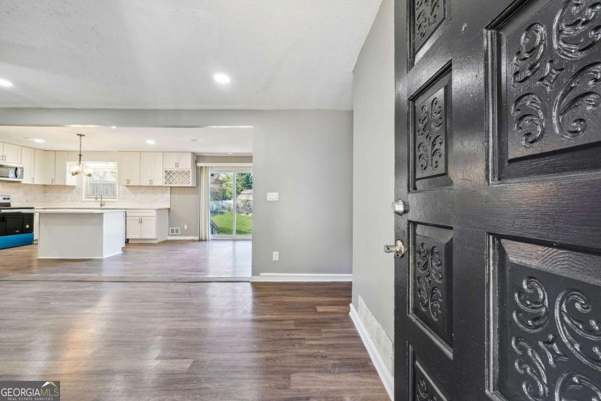 2419 Greenway Drive Decatur - 24