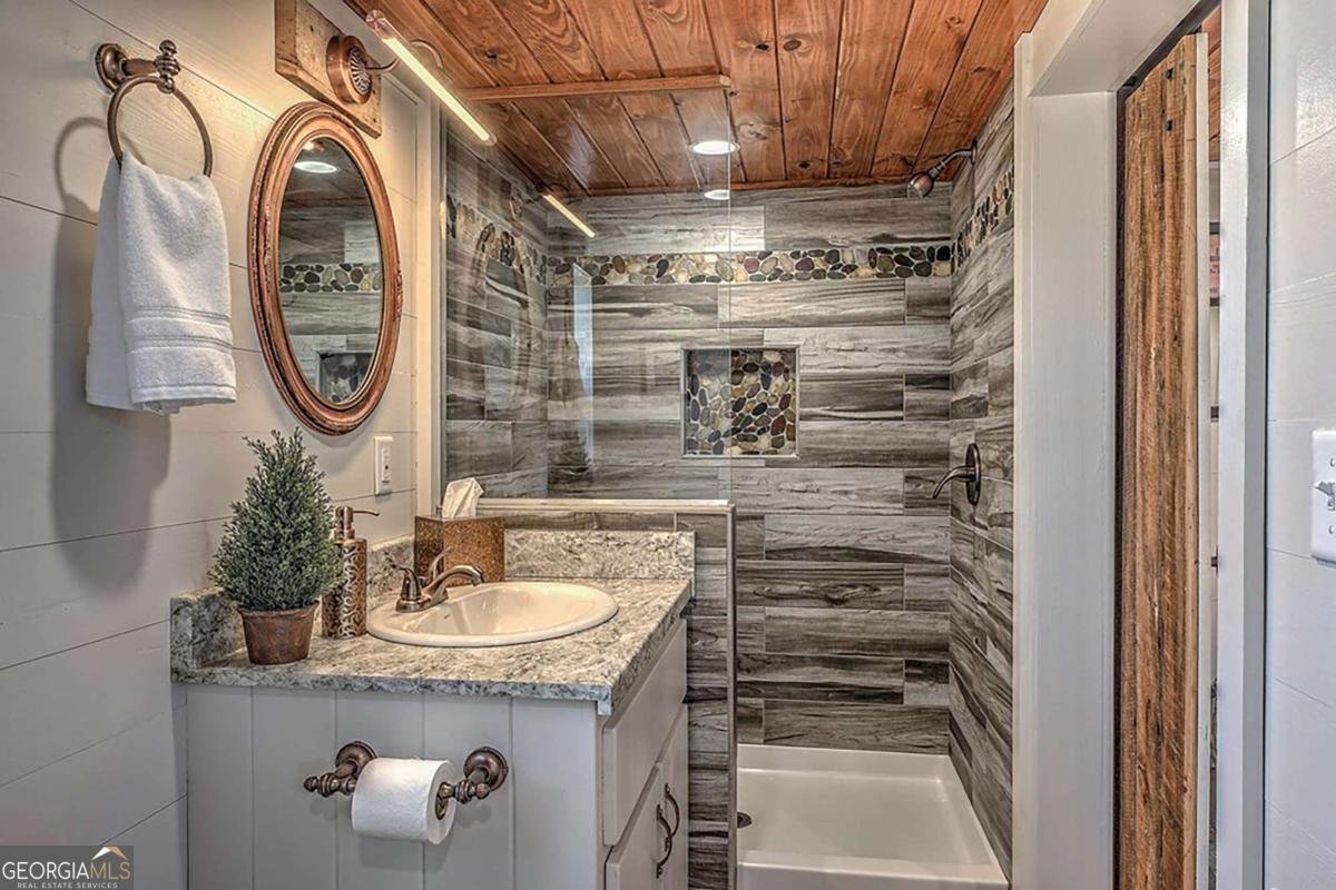 476 478 Lapidary Lane Young Harris - 6