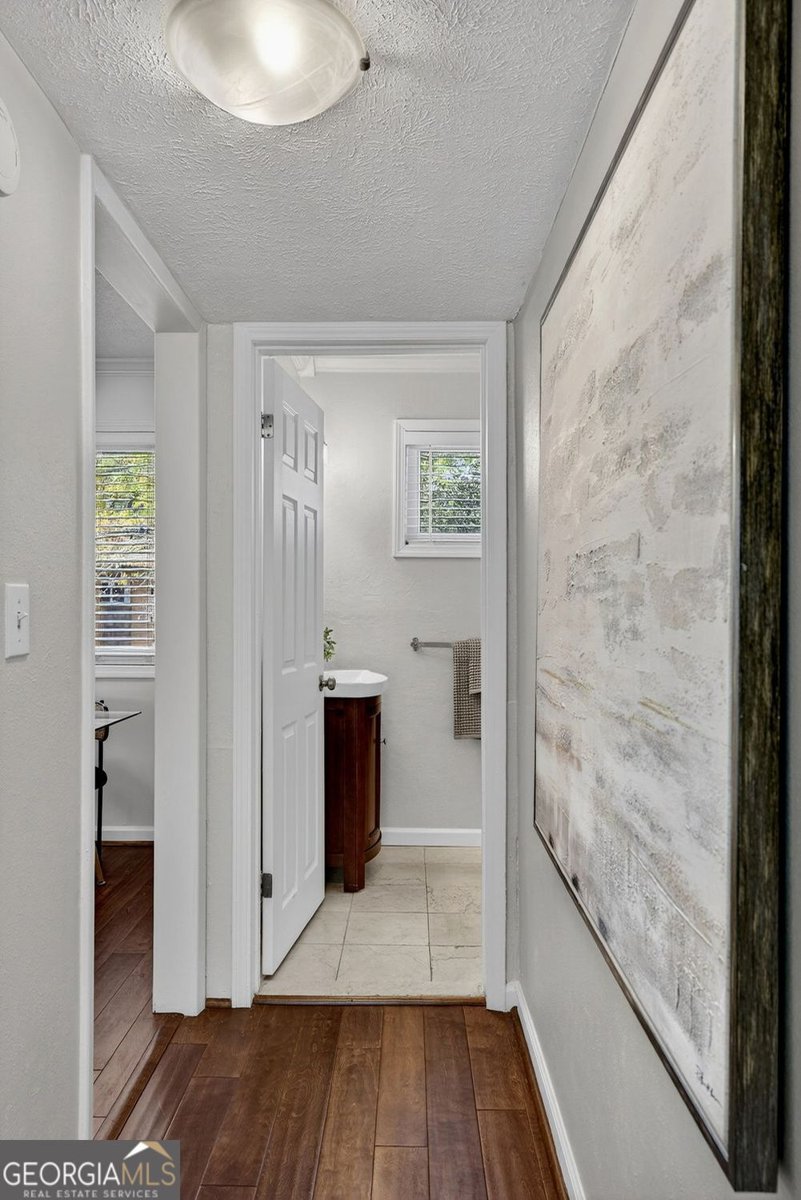 100 Biscayne Drive Atlanta - 16