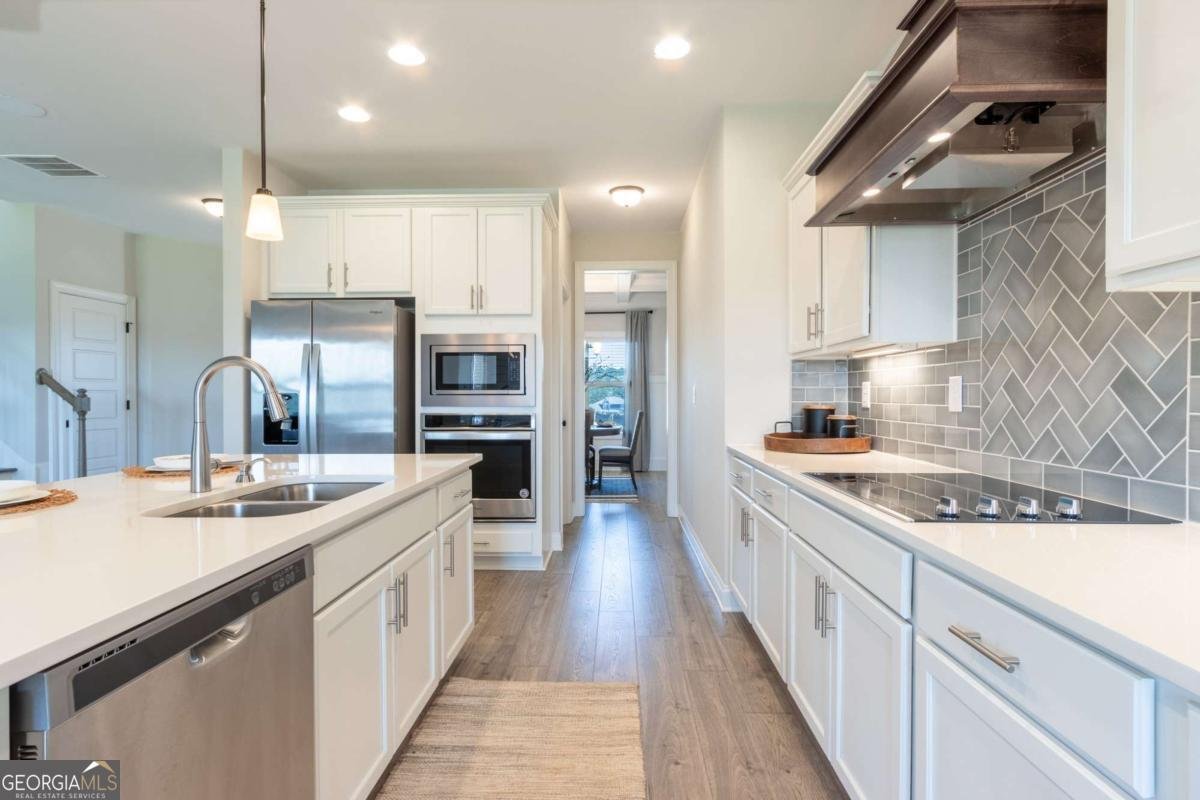 560 Calgary Downs Drive Winder - 1