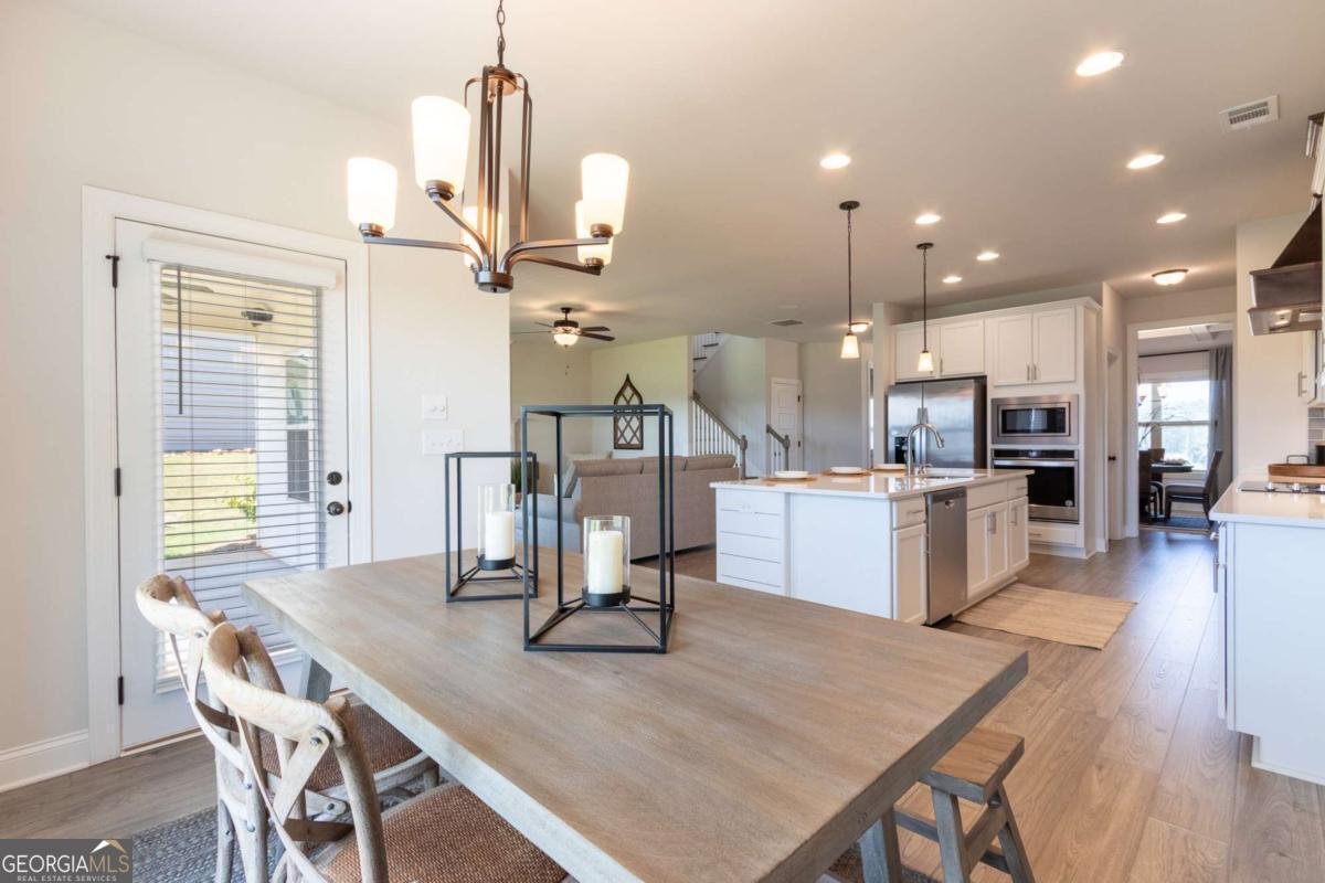 560 Calgary Downs Drive Winder - 5