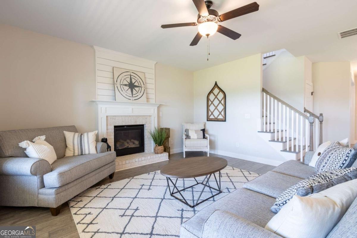 560 Calgary Downs Drive Winder - 7