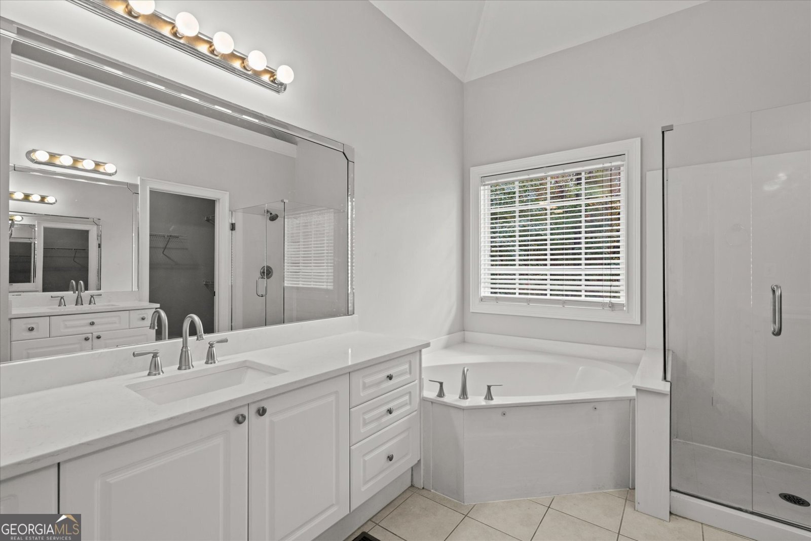 6645 Ashebrooke Drive Douglasville - 25