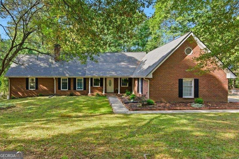 190 Willow Lake Lane Sharpsburg - 1