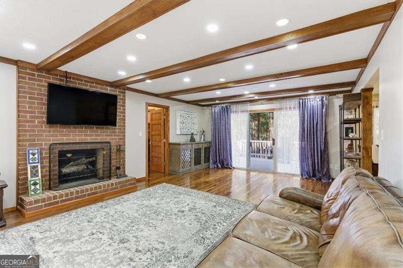 190 Willow Lake Lane Sharpsburg - 19