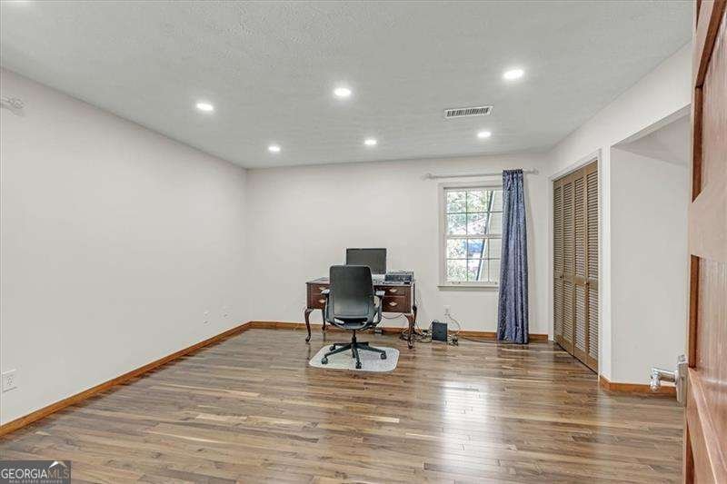 190 Willow Lake Lane Sharpsburg - 31