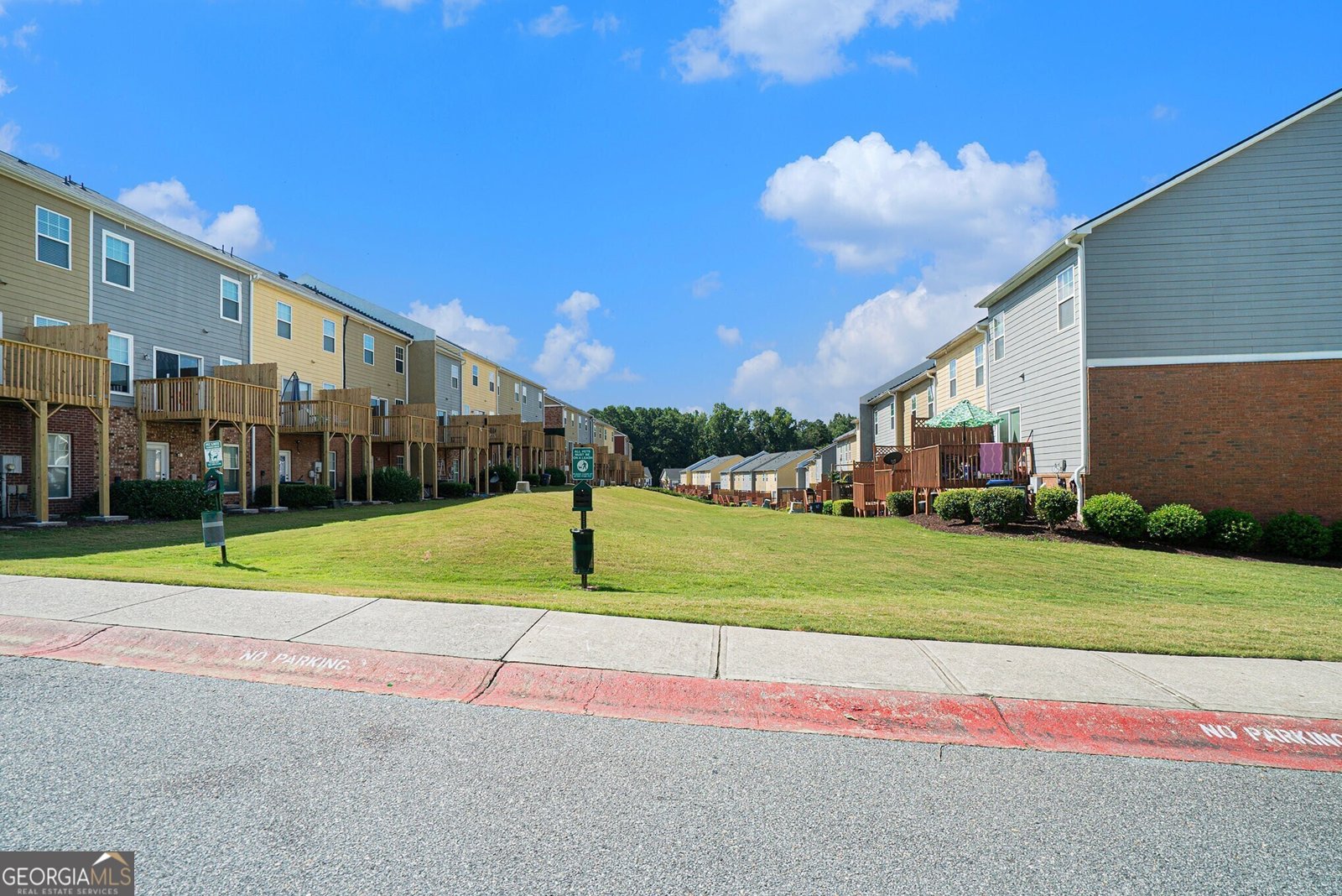 818 Arbor Gate Lane Lawrenceville - 33