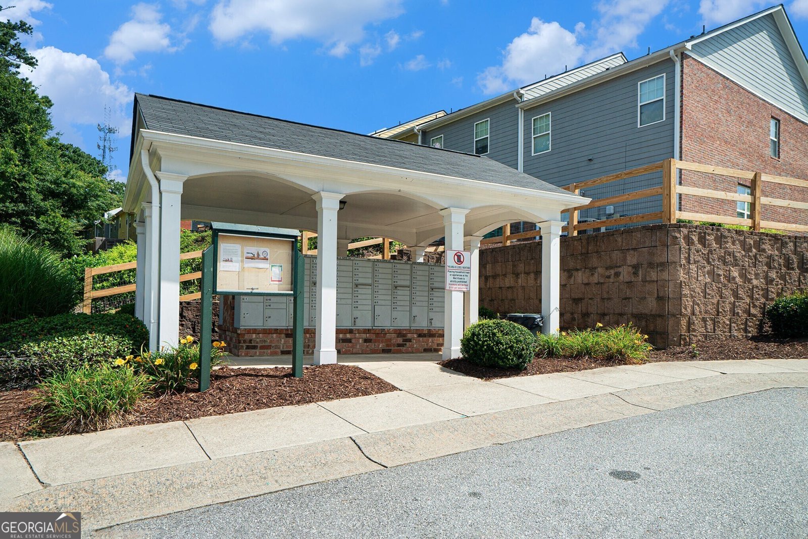 818 Arbor Gate Lane Lawrenceville - 37