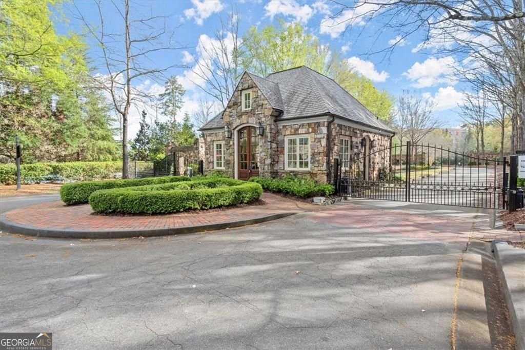 1735 HIGH Trail Atlanta - 75