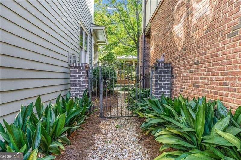495 Hamilton Street Atlanta - 24