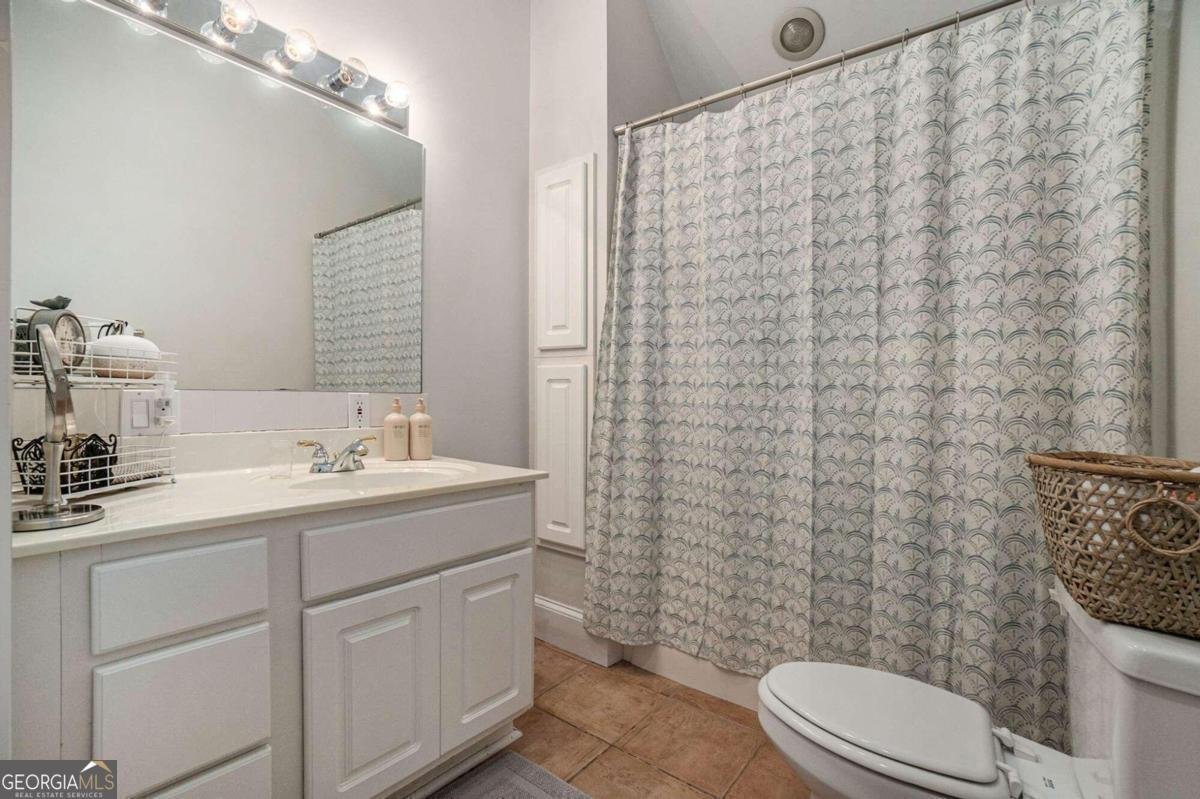 1170 Lowell Road Carrollton - 75