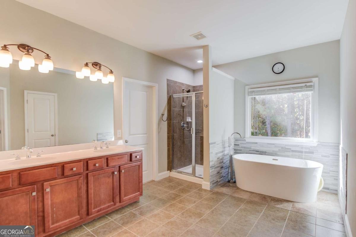 588 Myrtle Trace Lane Suwanee - 1