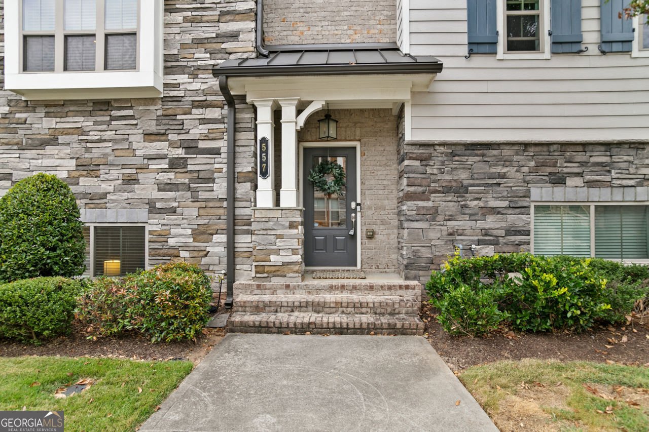 557 Henry Drive Marietta - 3