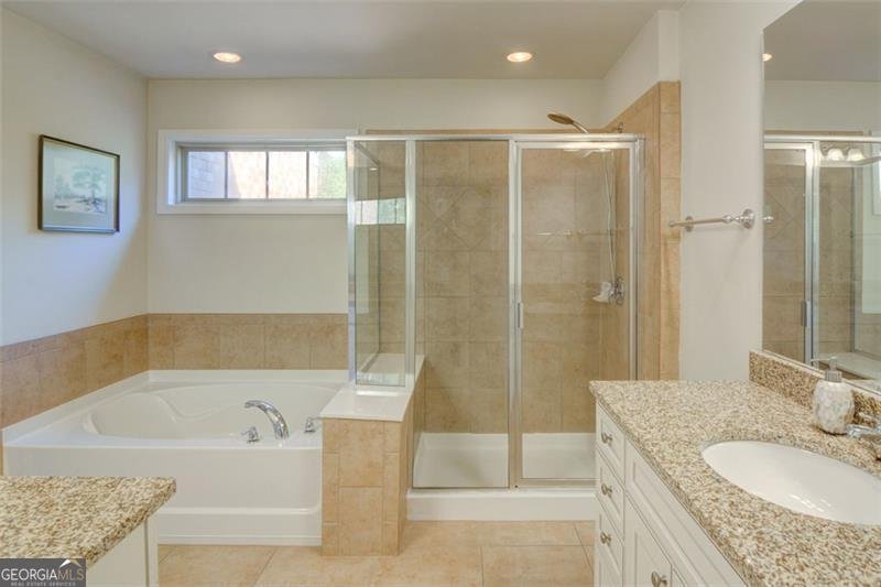 1660 Woodbridge Lane Atlanta - 23